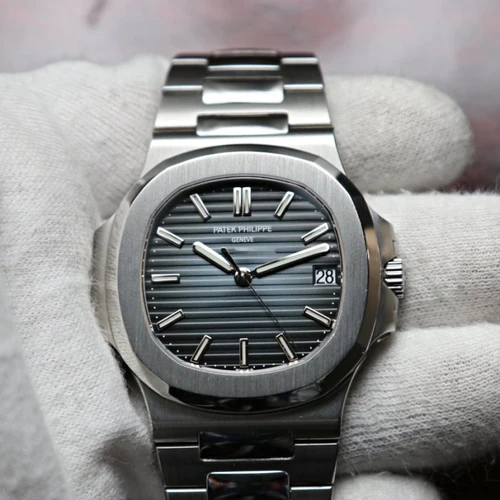 Patek Philippe Nautilus 5711/1A Blue D