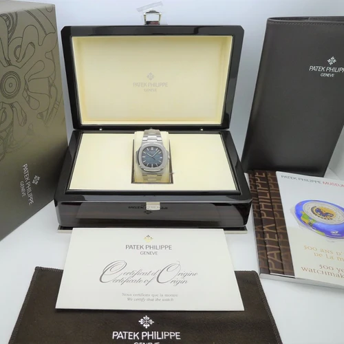 Patek Philippe Nautilus 5711 Jumbo - Image 3