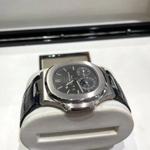 Patek Philippe Nautilus 5712G Moon Phase - Image 2